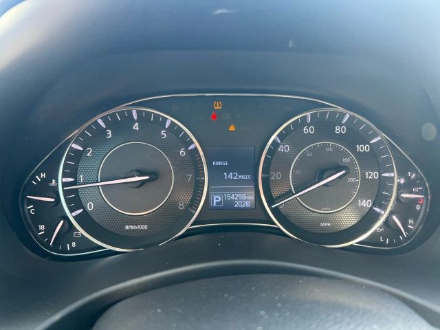 Nissan Armada Vehicle Full-screen Gallery Image 12