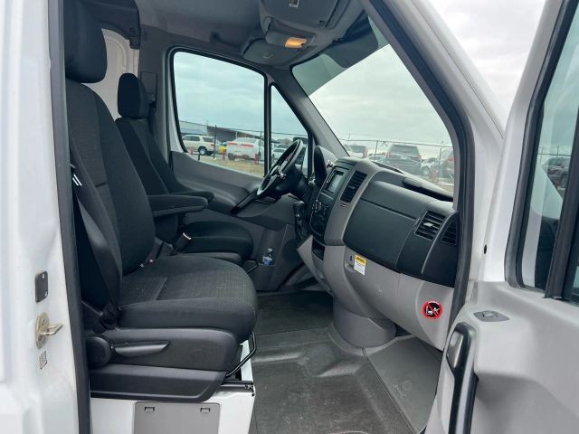 Mercedes-Benz Sprinter Cargo Vans Vehicle Full-screen Gallery Image 9