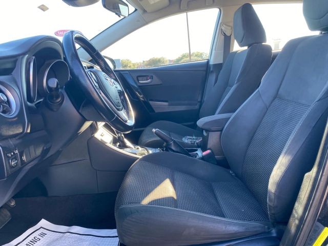 Toyota Corolla iM Vehicle Full-screen Gallery Image 9