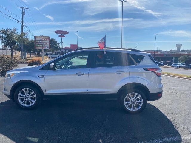 Ford Escape Vehicle Full-screen Gallery Image 8