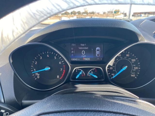 Ford Escape Vehicle Full-screen Gallery Image 13