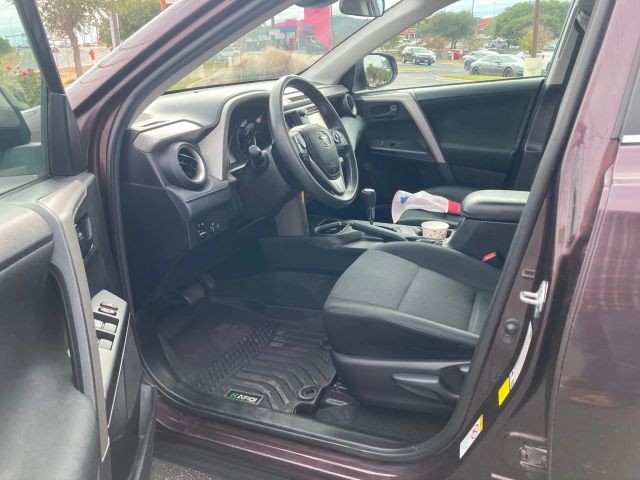 Toyota RAV4 Vehicle Full-screen Gallery Image 4