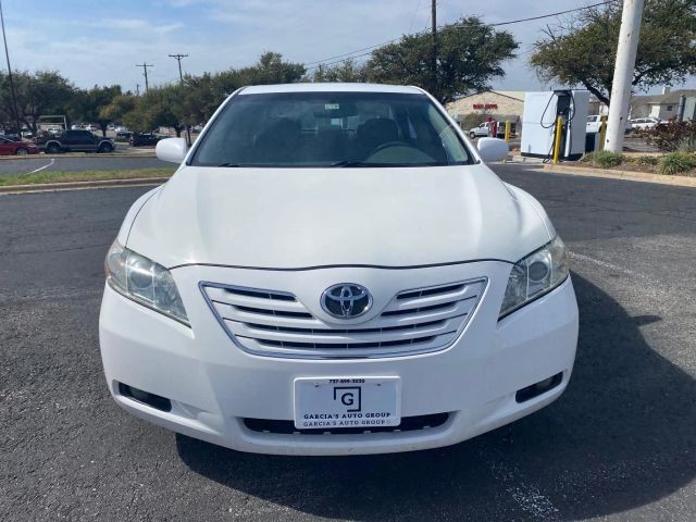 Toyota Camry Vehicle Full-screen Gallery Image 5