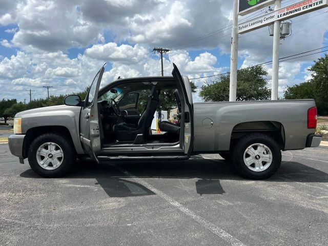 Chevrolet Silverado 1500 Vehicle Full-screen Gallery Image 6