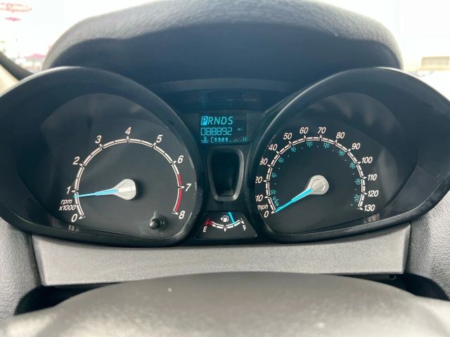 Ford Fiesta Sedan Vehicle Full-screen Gallery Image 8