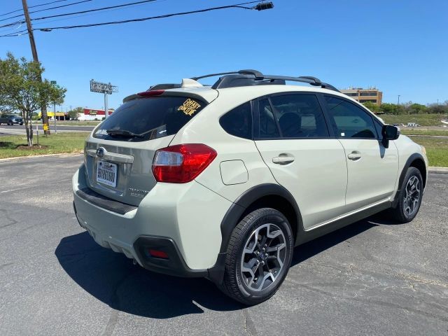 Subaru Crosstrek Vehicle Full-screen Gallery Image 6