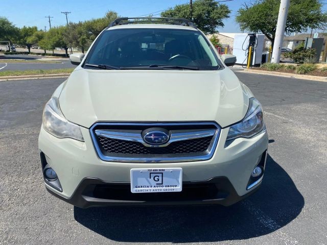 Subaru Crosstrek Vehicle Full-screen Gallery Image 7