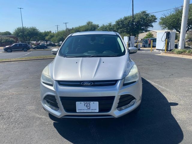 Ford Escape Vehicle Full-screen Gallery Image 3