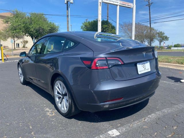 Tesla Model 3 Vehicle Full-screen Gallery Image 4