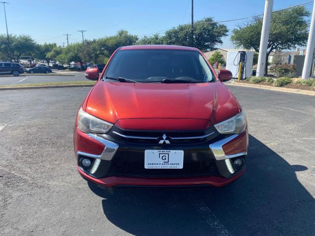 Mitsubishi Outlander Sport Vehicle Full-screen Gallery Image 4