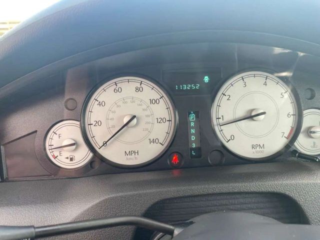 Chrysler 300 Vehicle Full-screen Gallery Image 11