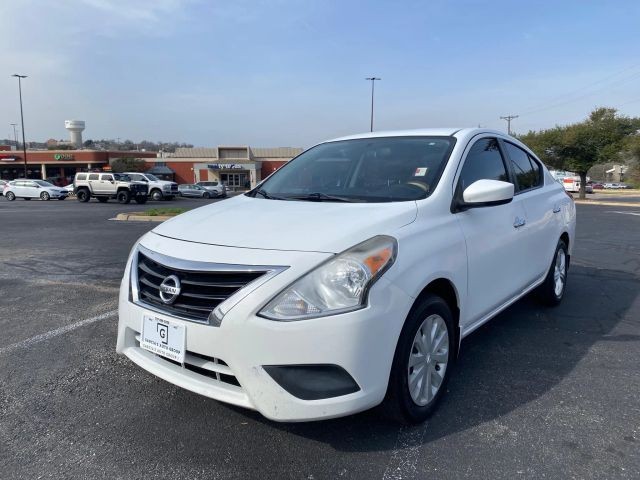Nissan Versa Vehicle Full-screen Gallery Image 2