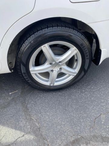 Nissan Versa Vehicle Full-screen Gallery Image 12