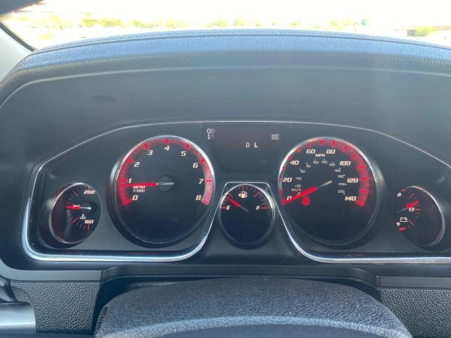 GMC Acadia Vehicle Full-screen Gallery Image 13