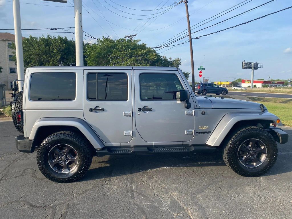 Jeep Wrangler Unlimited Vehicle Full-screen Gallery Image 3