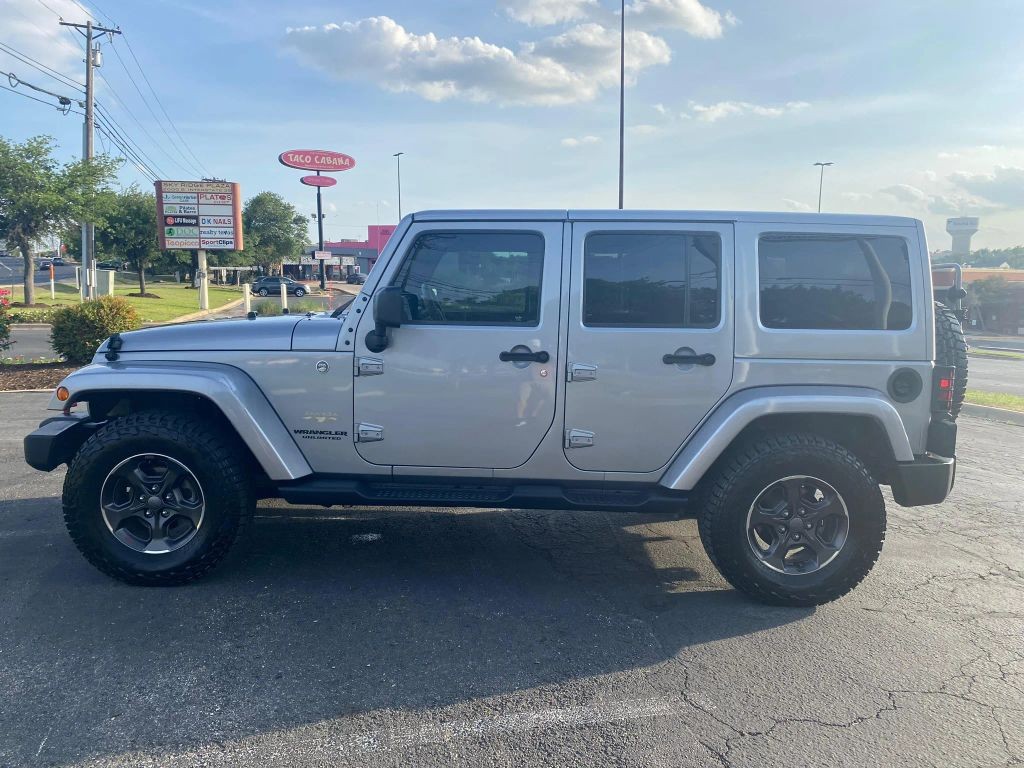 Jeep Wrangler Unlimited Vehicle Full-screen Gallery Image 4