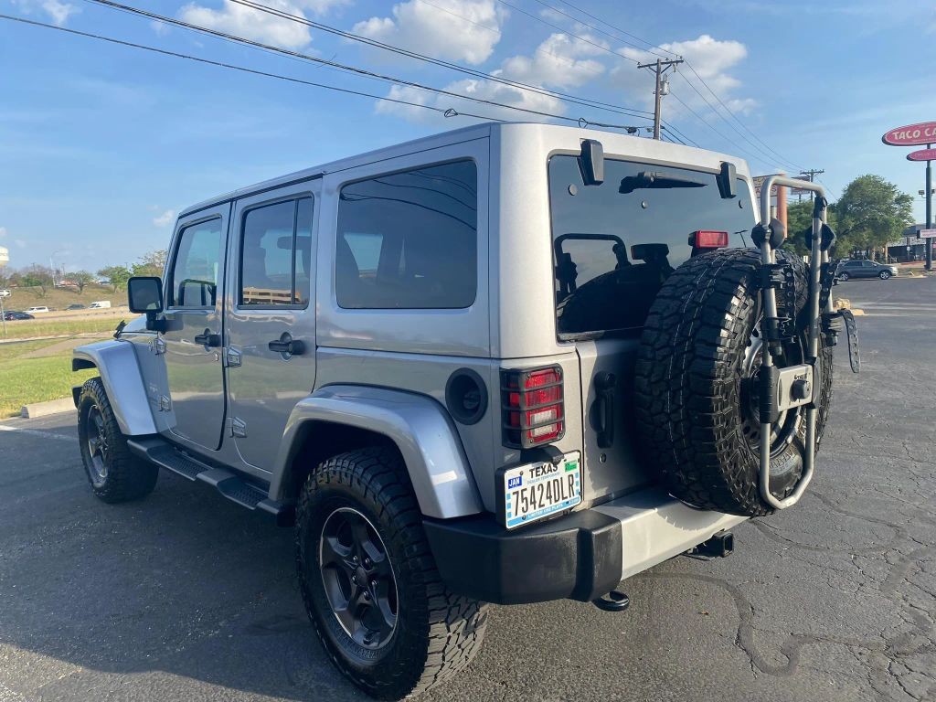 Jeep Wrangler Unlimited Vehicle Full-screen Gallery Image 5