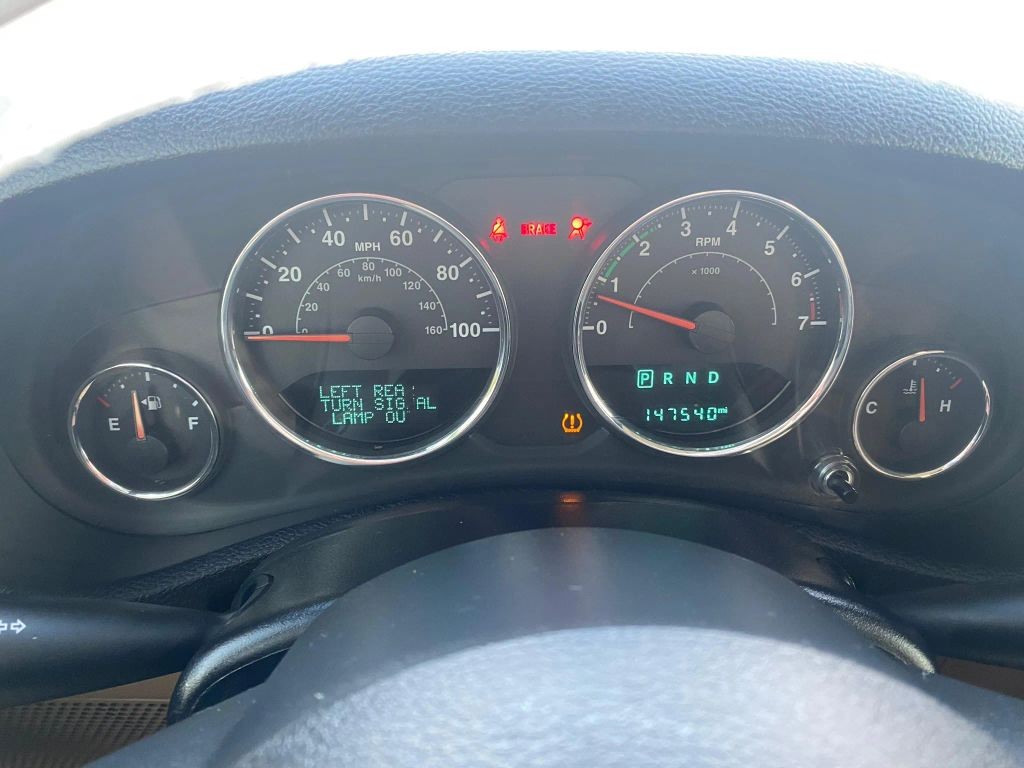 Jeep Wrangler Unlimited Vehicle Full-screen Gallery Image 11