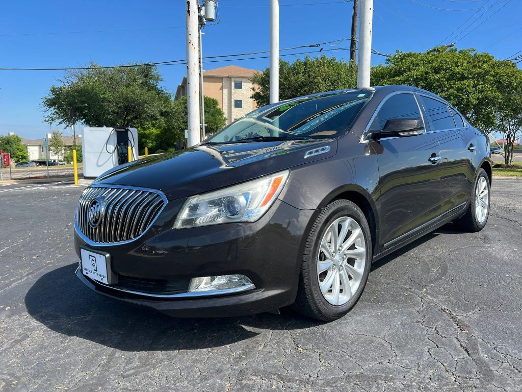 Buick LaCrosse Vehicle Full-screen Gallery Image 2