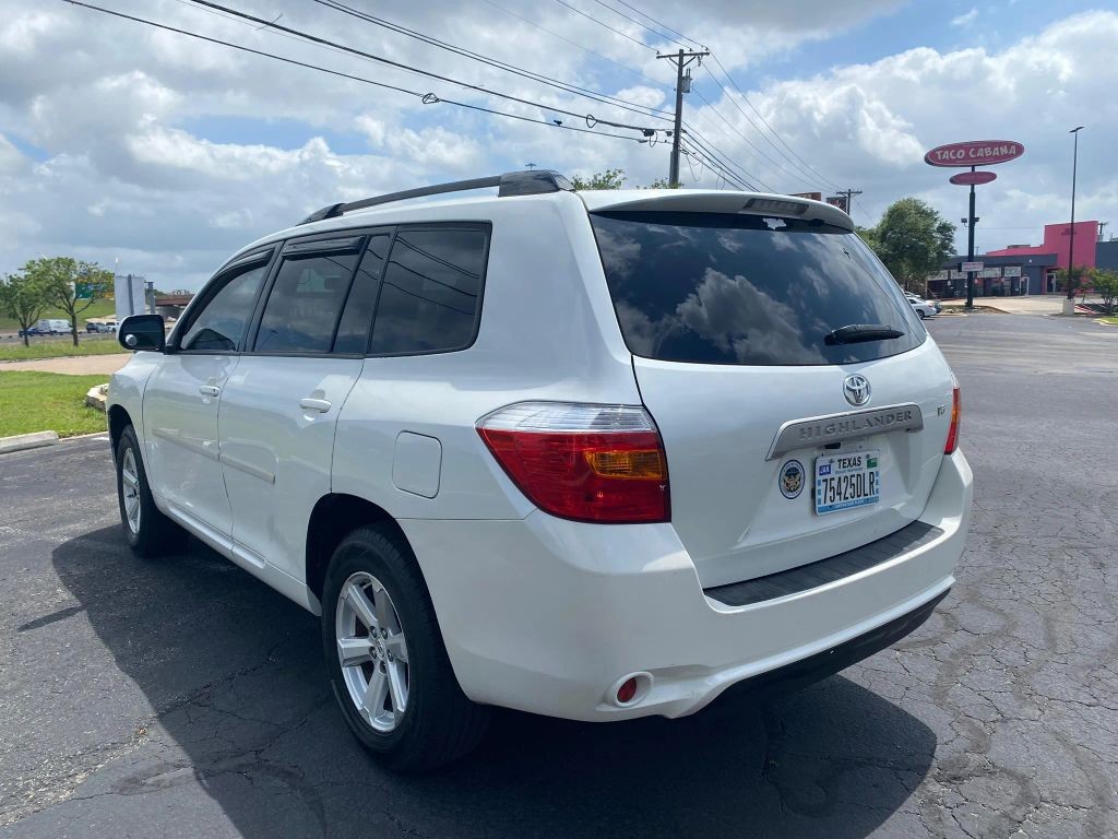 Toyota Highlander Vehicle Full-screen Gallery Image 7