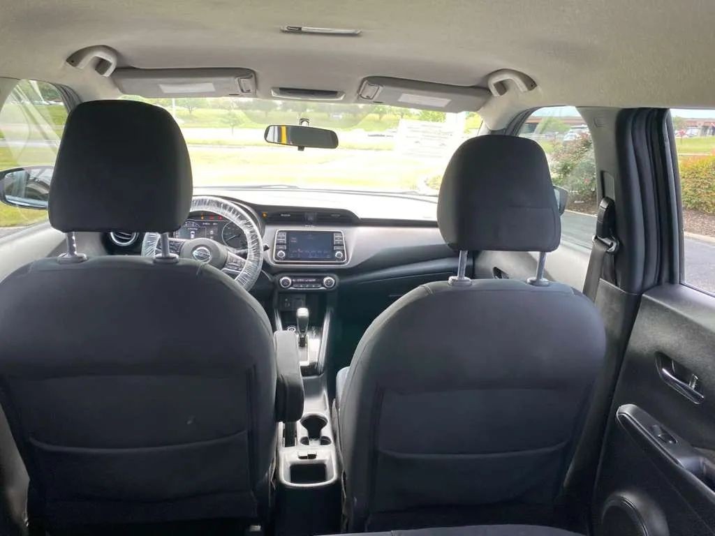 Nissan Kicks Vehicle Full-screen Gallery Image 10