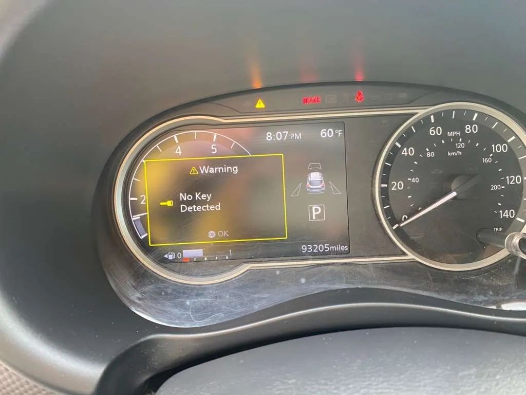 Nissan Kicks Vehicle Full-screen Gallery Image 13