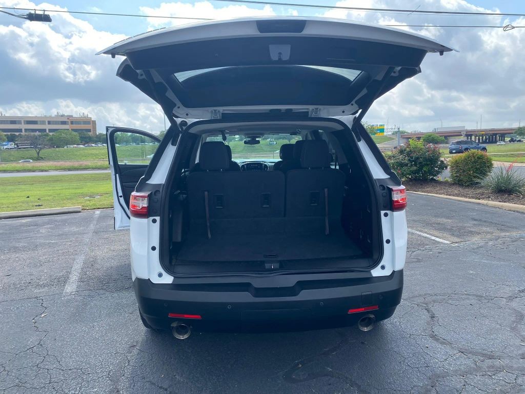 Chevrolet Traverse Vehicle Full-screen Gallery Image 9