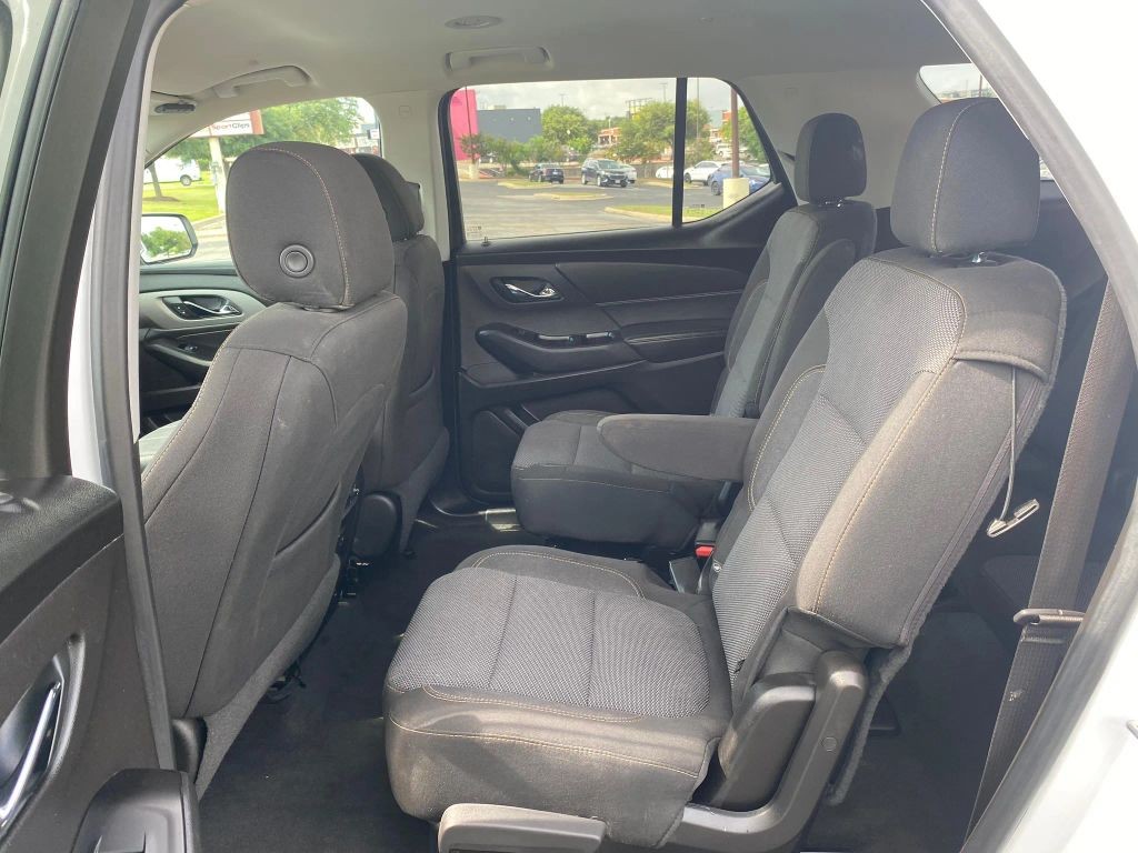 Chevrolet Traverse Vehicle Full-screen Gallery Image 10