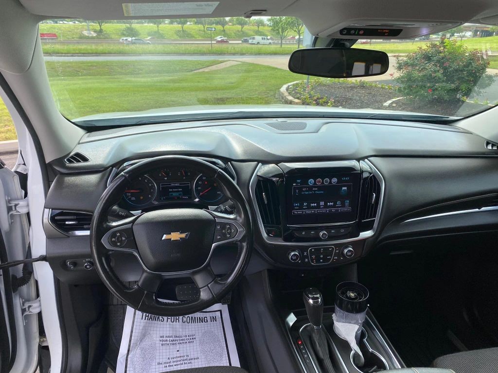 Chevrolet Traverse Vehicle Full-screen Gallery Image 12