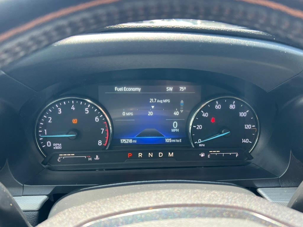 Ford Explorer Vehicle Full-screen Gallery Image 14