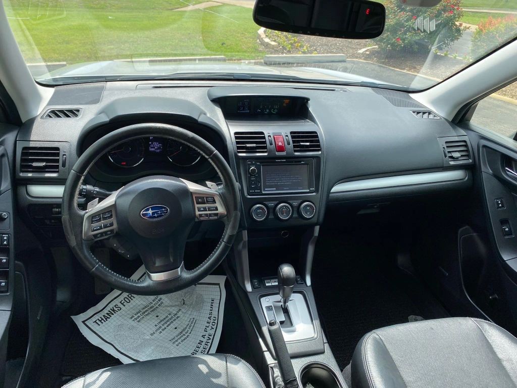 Subaru Forester Vehicle Full-screen Gallery Image 11