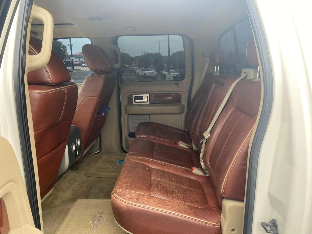 Ford F-150 Vehicle Full-screen Gallery Image 10