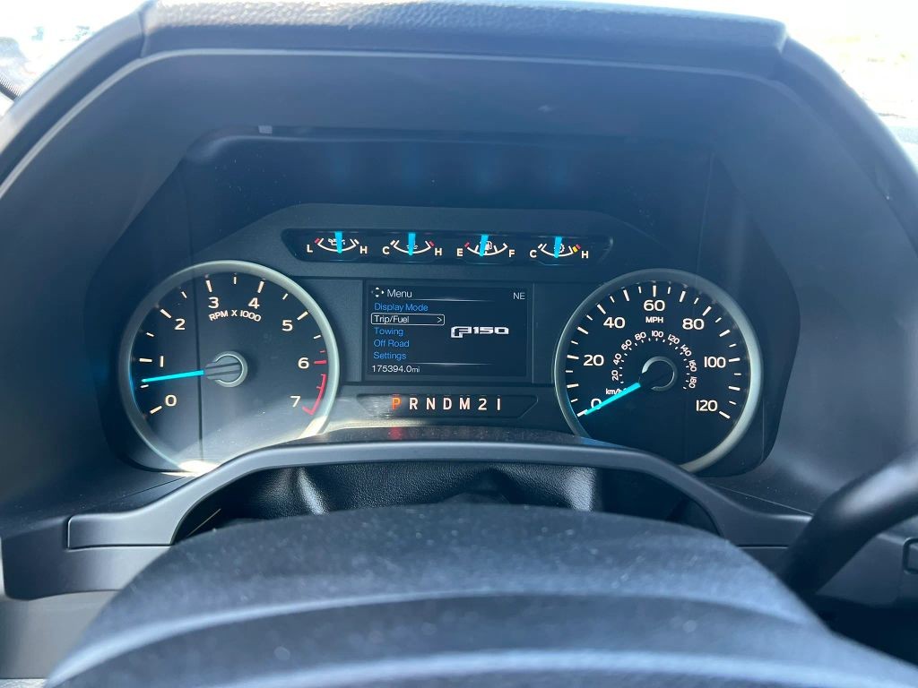 Ford F-150 Vehicle Full-screen Gallery Image 7