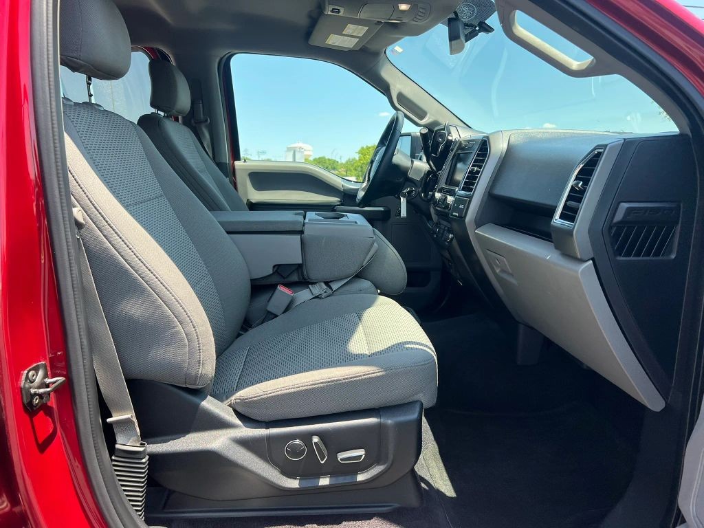 Ford F-150 Vehicle Full-screen Gallery Image 08