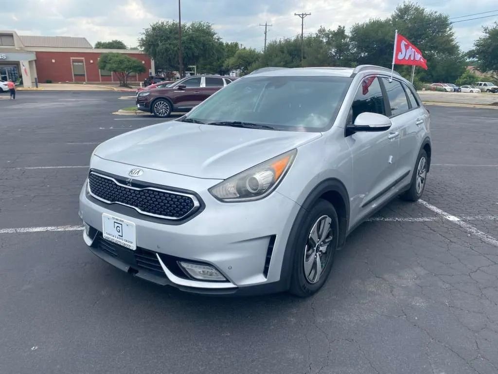 Kia Niro Vehicle Full-screen Gallery Image 2