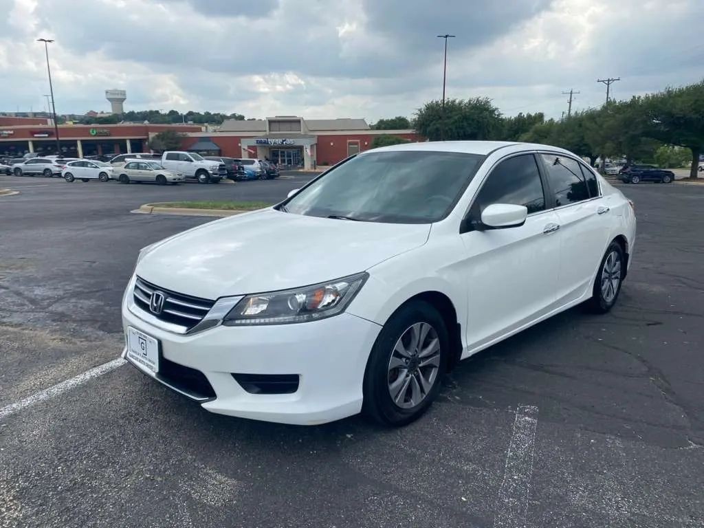 Honda Accord Sedan Vehicle Full-screen Gallery Image 2