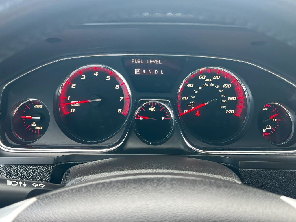 GMC Acadia Vehicle Full-screen Gallery Image 13