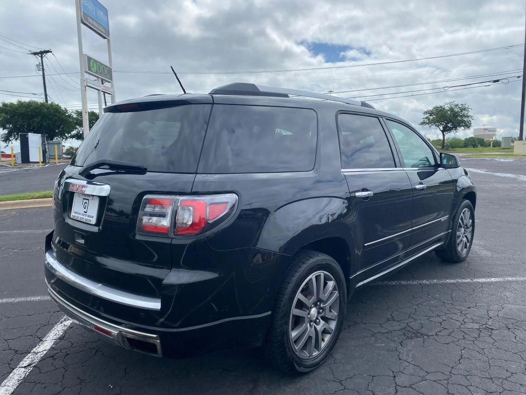 GMC Acadia Vehicle Full-screen Gallery Image 6