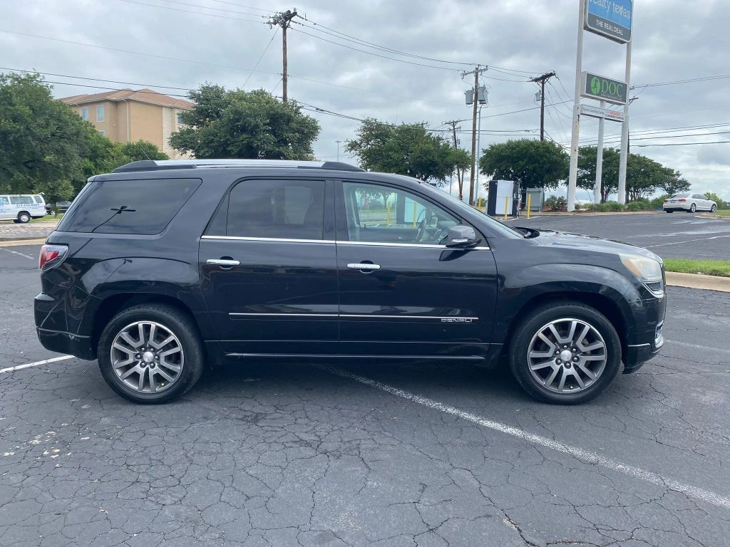GMC Acadia Vehicle Full-screen Gallery Image 7