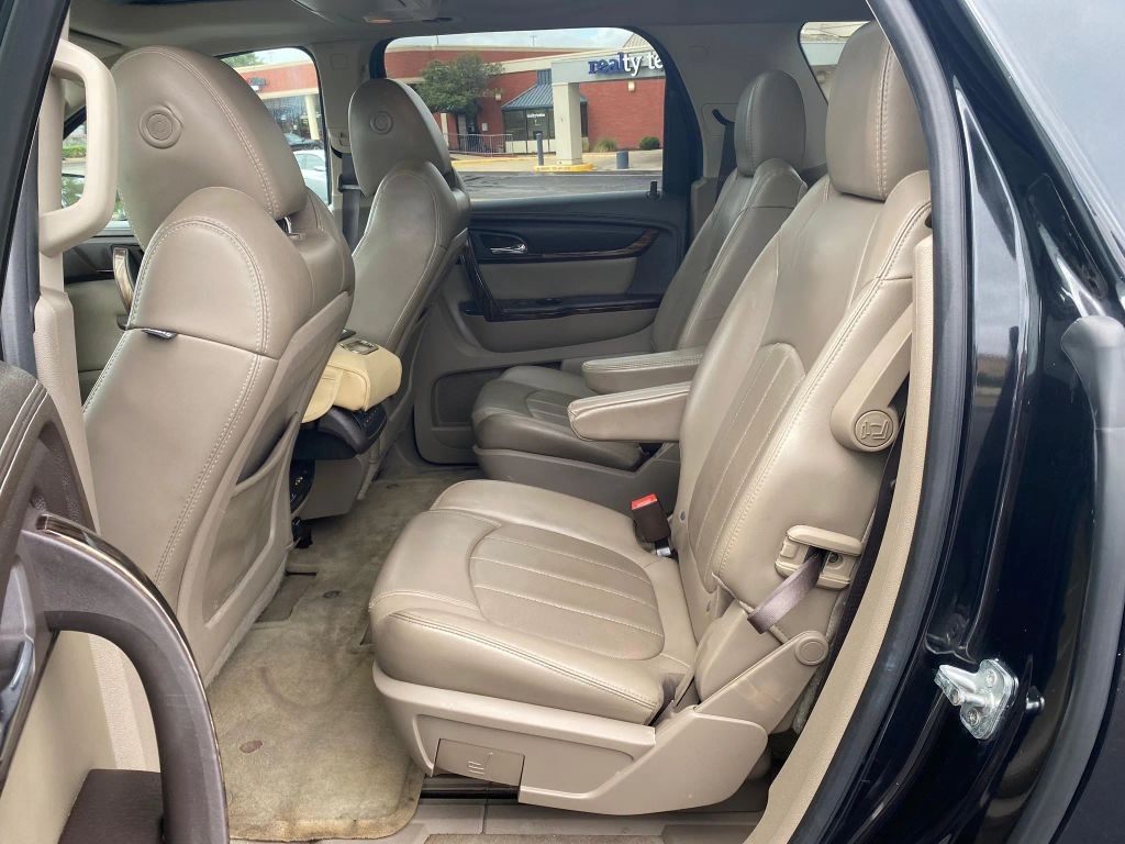 GMC Acadia Vehicle Full-screen Gallery Image 10