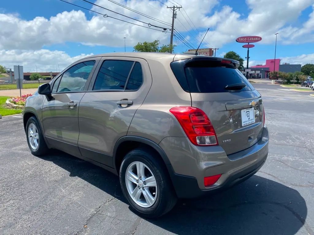 Chevrolet Trax Vehicle Full-screen Gallery Image 4
