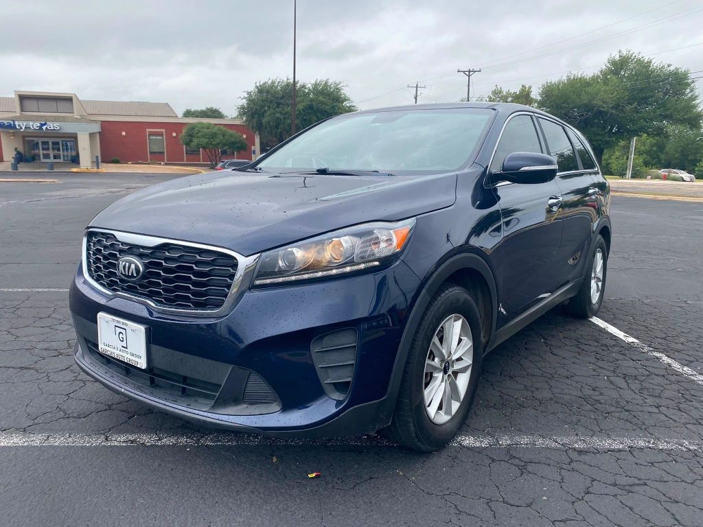 Kia Sorento Vehicle Full-screen Gallery Image 2