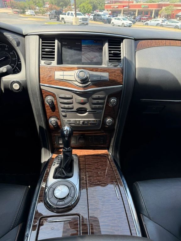 Nissan Armada Vehicle Full-screen Gallery Image 11