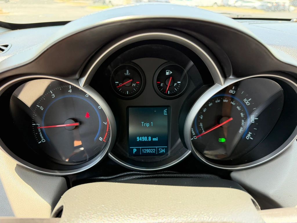 Chevrolet Cruze Vehicle Full-screen Gallery Image 10