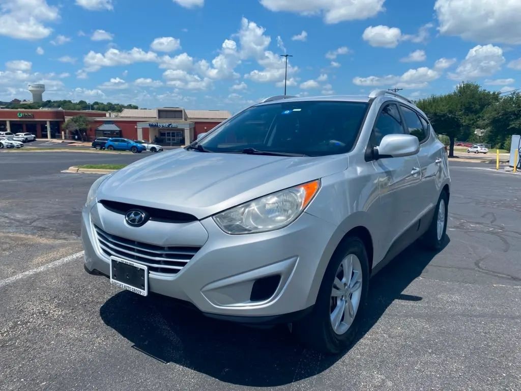 Hyundai Tucson Vehicle Full-screen Gallery Image 2