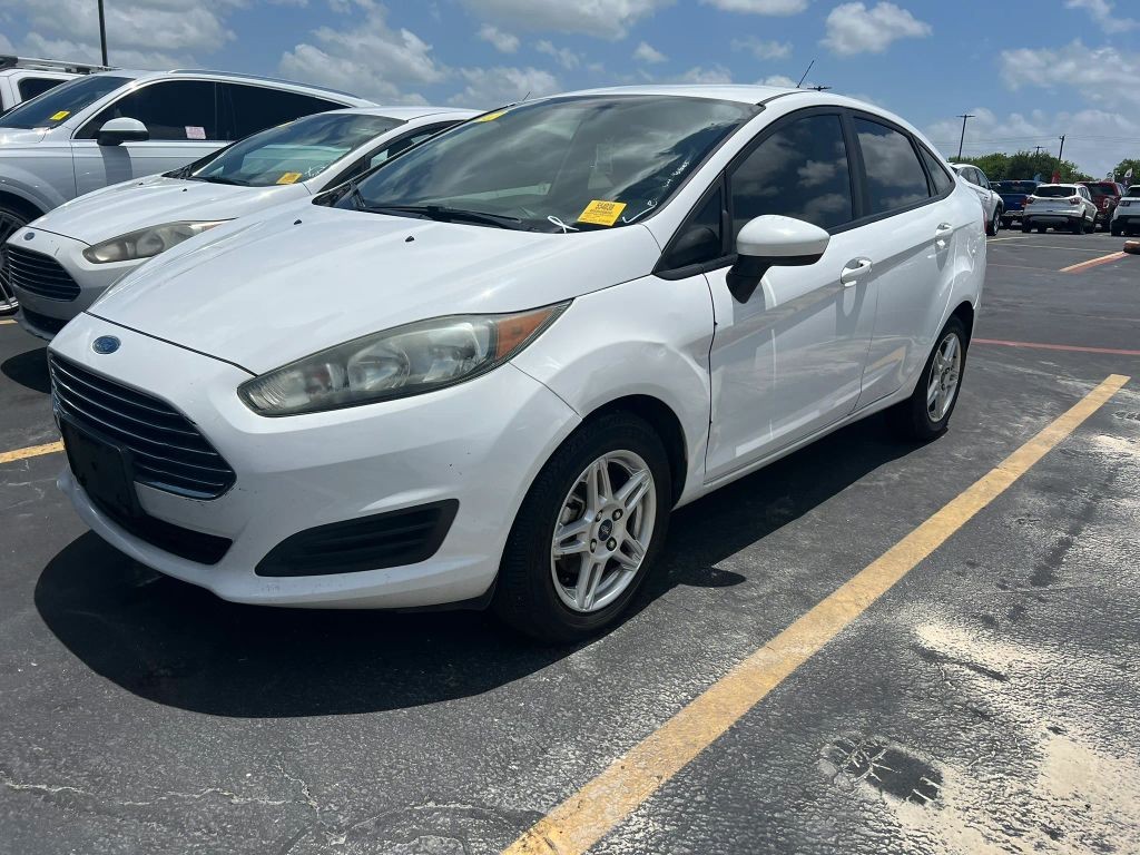 Ford Fiesta Sedan Vehicle Full-screen Gallery Image 2