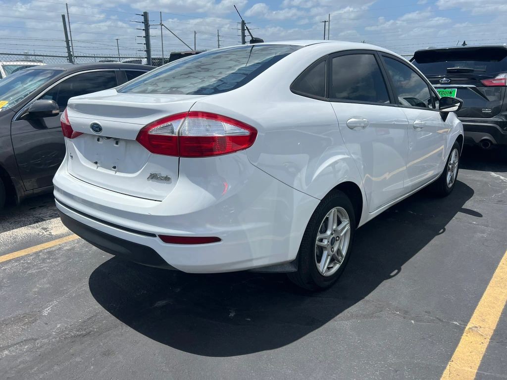 Ford Fiesta Sedan Vehicle Full-screen Gallery Image 3