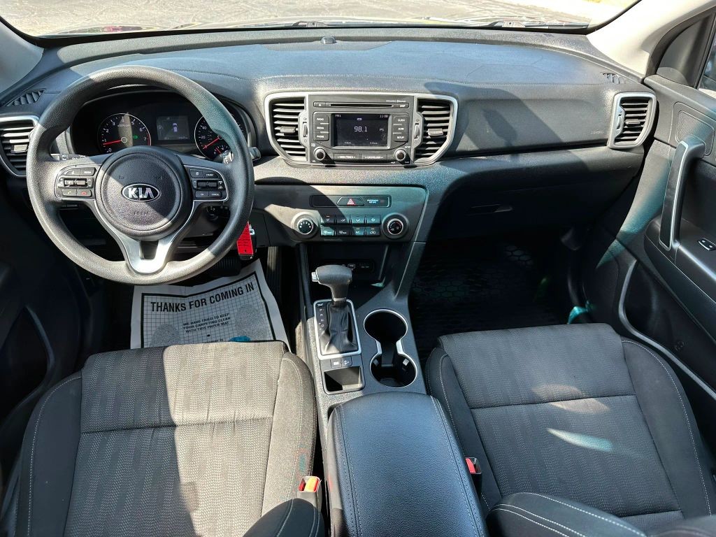 Kia Sportage Vehicle Full-screen Gallery Image 8