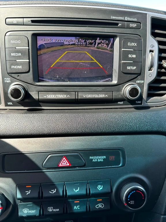 Kia Sportage Vehicle Full-screen Gallery Image 9