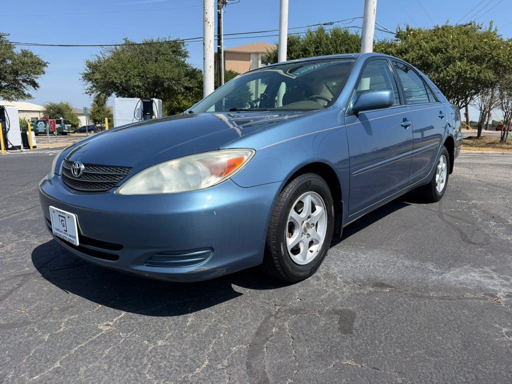 Toyota Camry Vehicle Full-screen Gallery Image 2